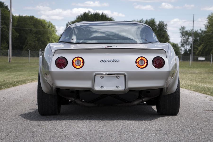  Chevrolet Corvette Collector Edition 1982 года  (фото 14 из 40)